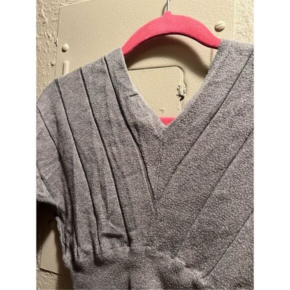 Fashion Nova Grey Long Sleeve Crop Top Woman’s Size XS - Picture 9 of 9